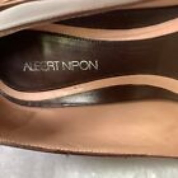 Albert Nipon Brown Leather Pointed Toe Kitten Heels Floral Detail - Size 8 Spain - Picture 6 of 12